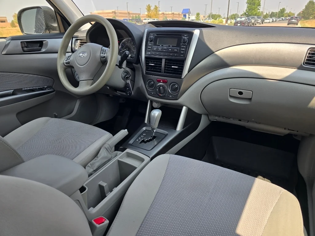 Used 2013 Satin White Pearl Subaru 2.5X image 28
