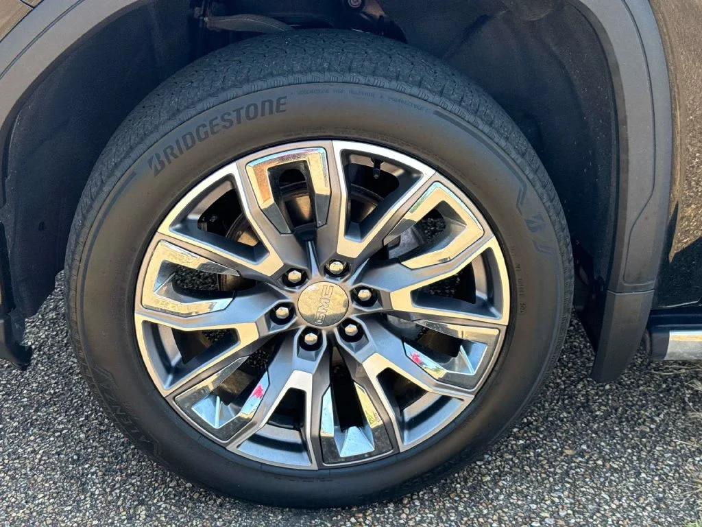 Used 2024 Black GMC Denali image 4
