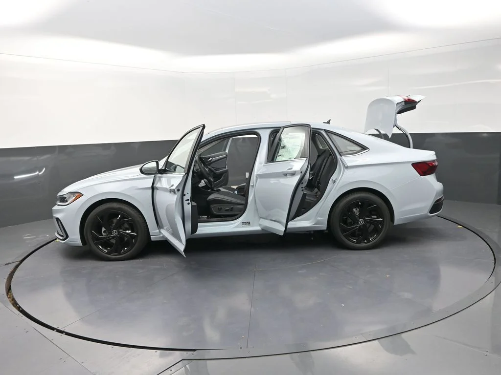 2026 Volkswagen Jetta SE - Photo 31