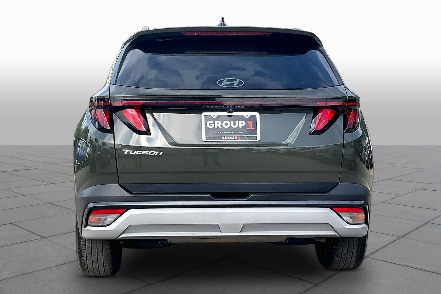 Used 2025 Rockwood Green Hyundai SEL image 5