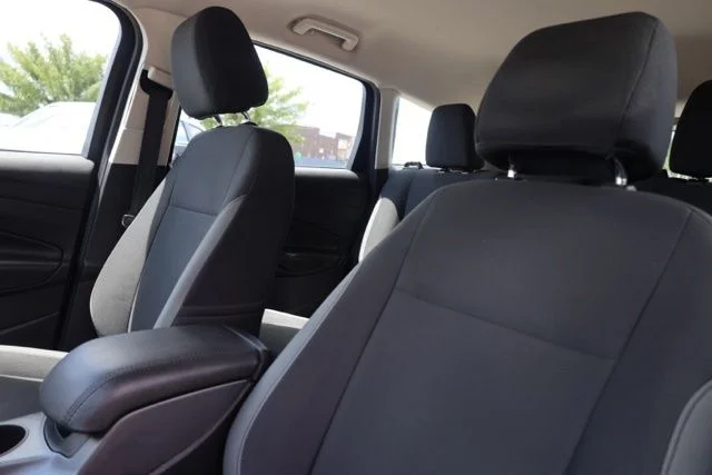 Used 2015  Ford S image 20
