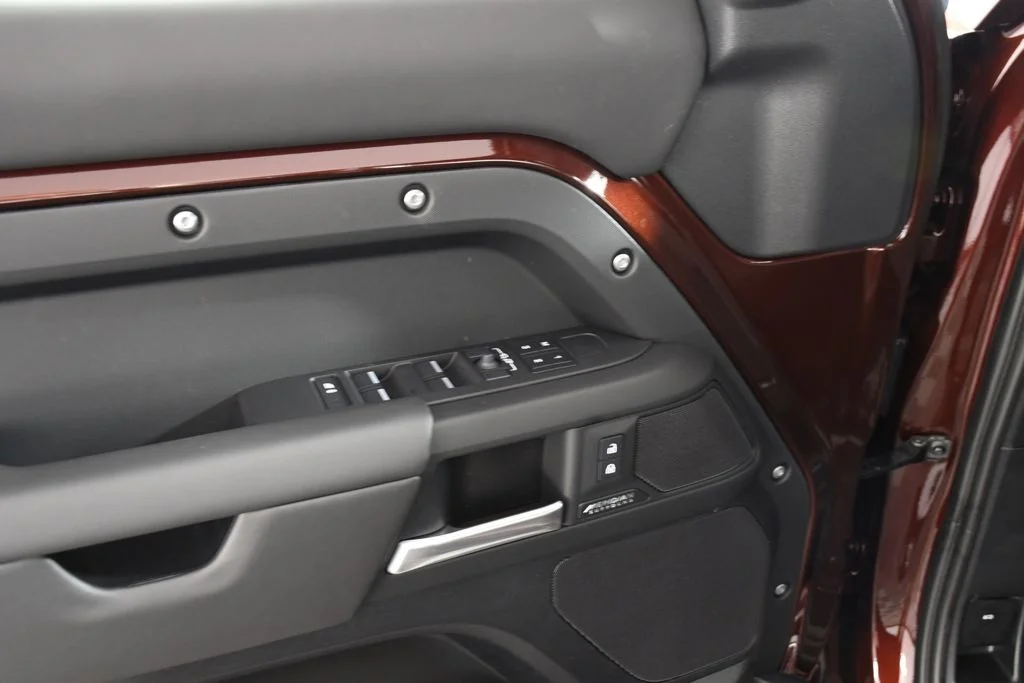 New 2026 Sedona Red Land Rover X-Dynamic SE image 2