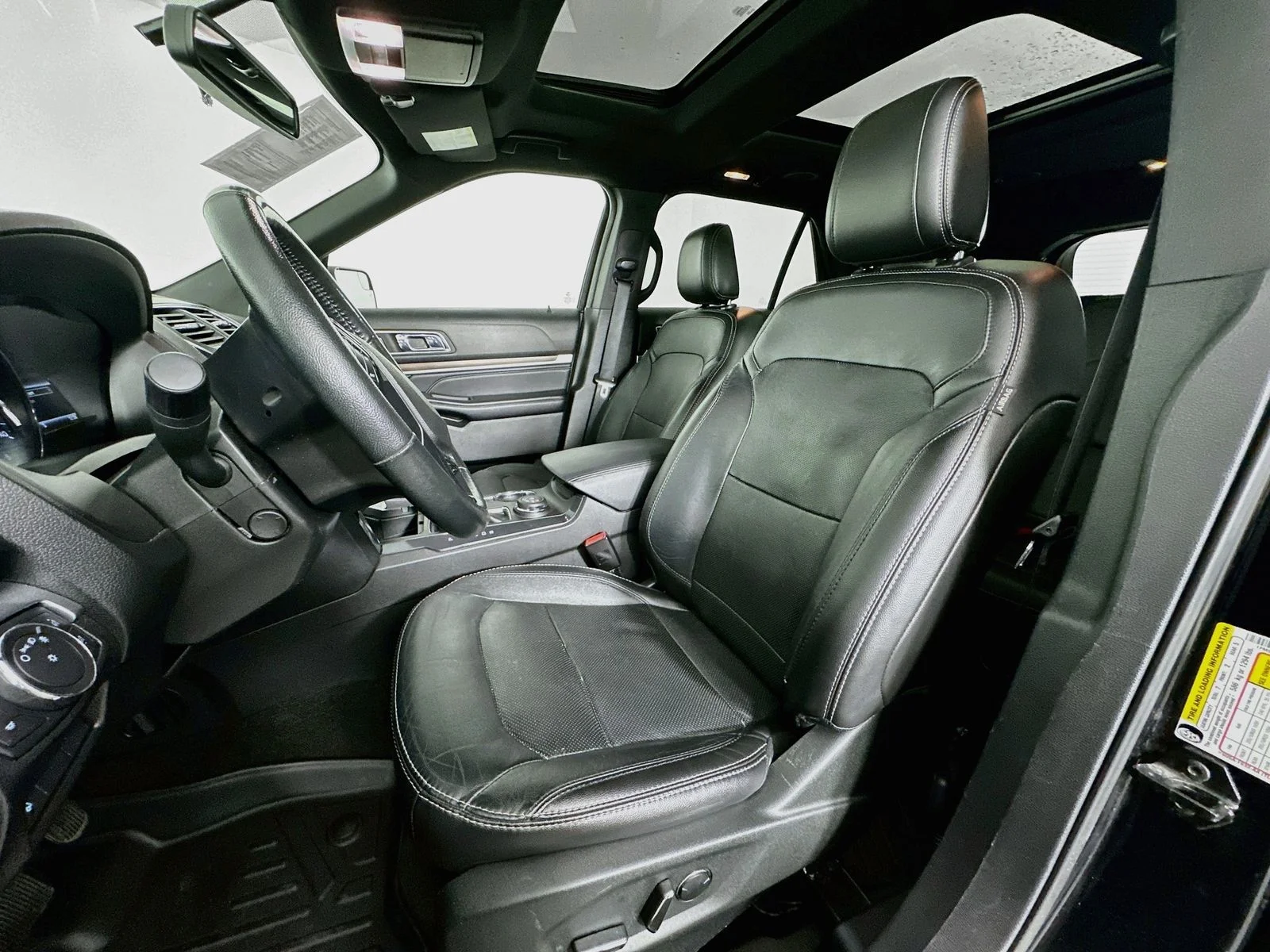 Used 2018 Shadow Black Ford Limited image 23