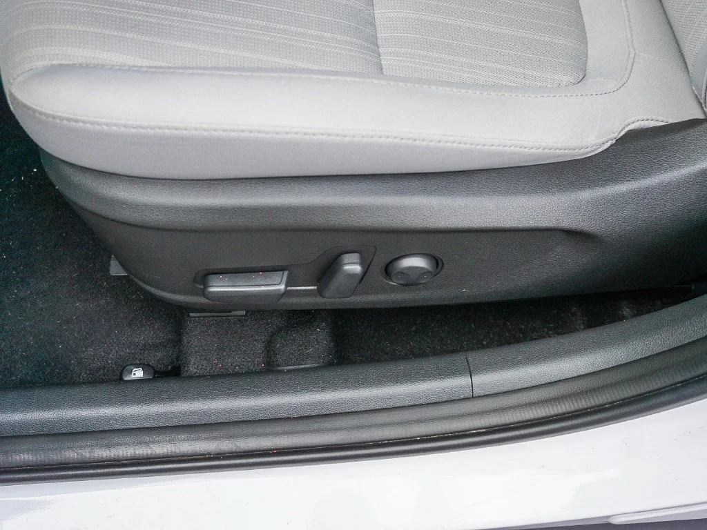 Used 2023 White Hyundai SEL image 20