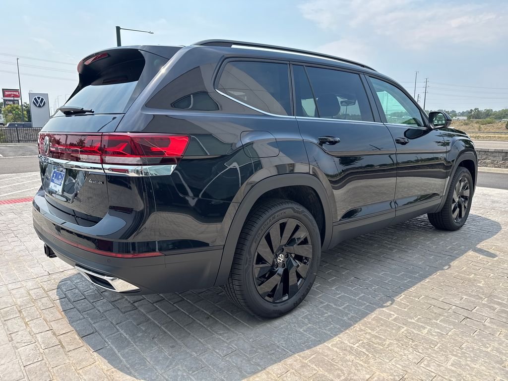 New 2026 Deep Black Pearl Volkswagen 2.0T SE w/Technology image 5