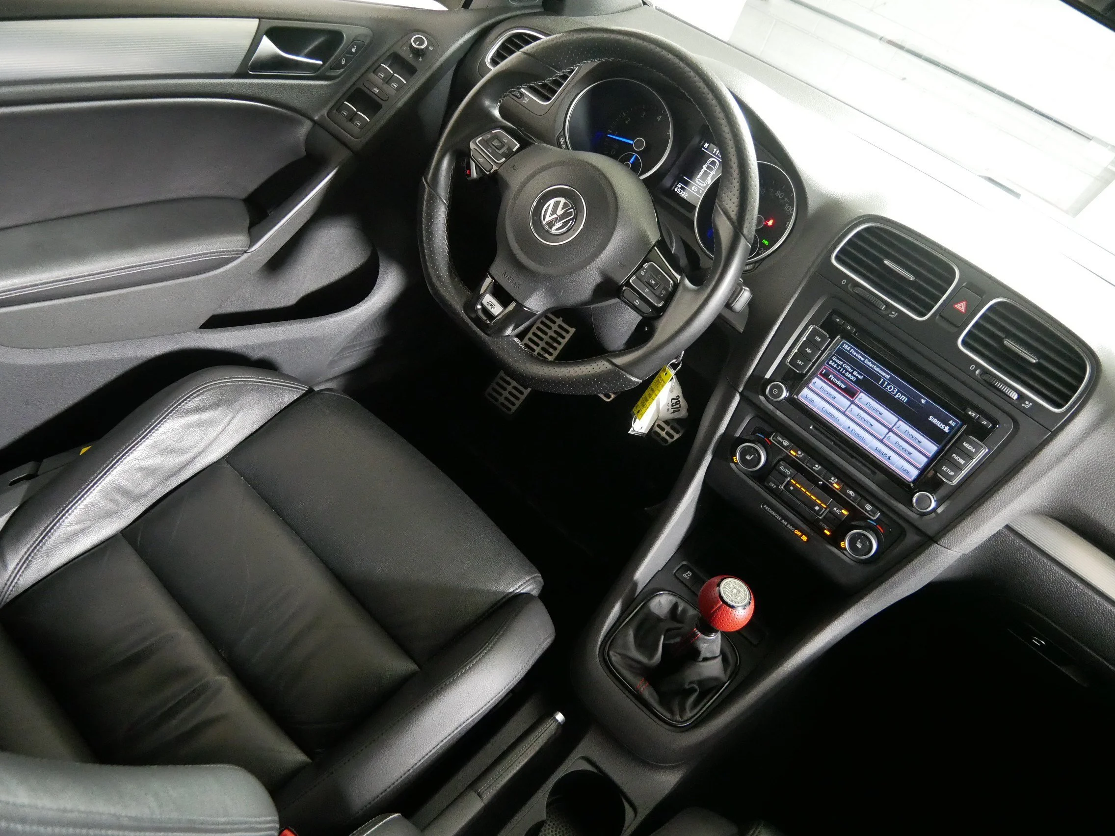 Used 2013 Tornado Red Volkswagen  image 9