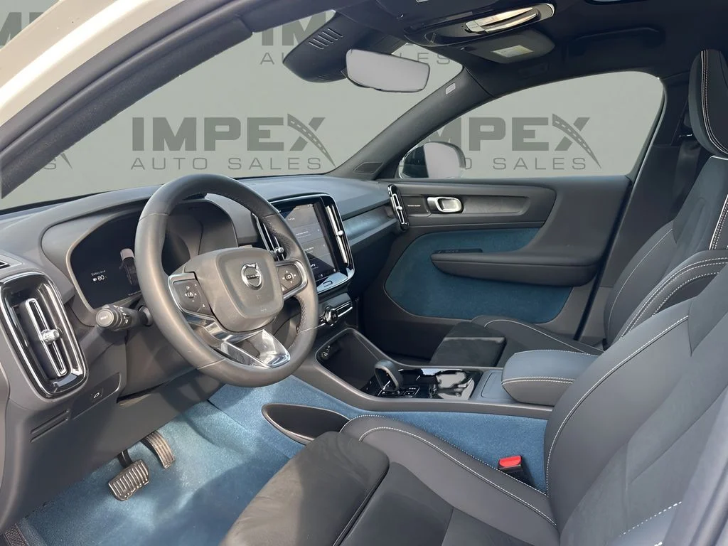 2023 Volvo C40 Ultimate - Photo 9