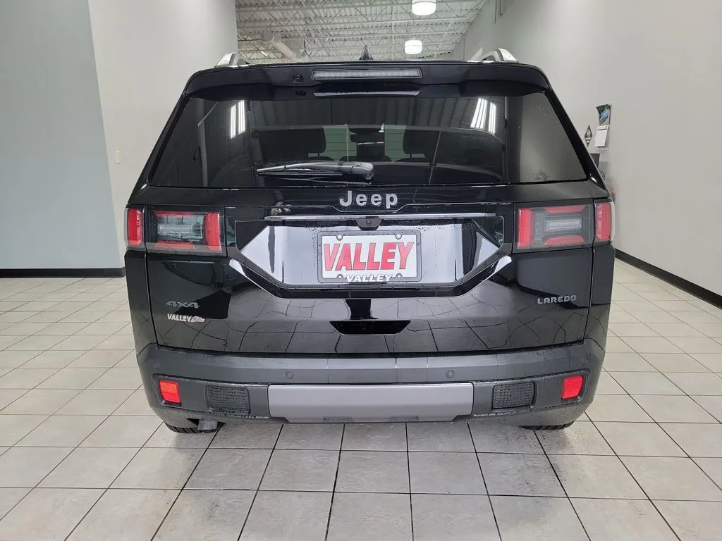New 2026 Diamond Black Crystal Pearlcoat Jeep Laredo image 6