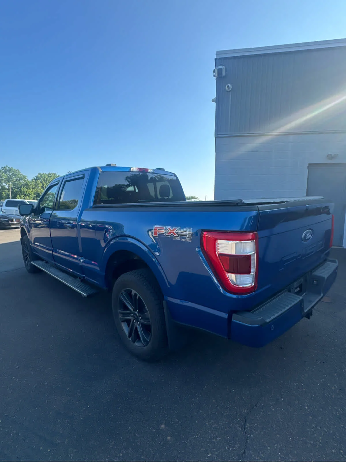 Used 2022 Atlas Blue Metallic Ford LARIAT image 6
