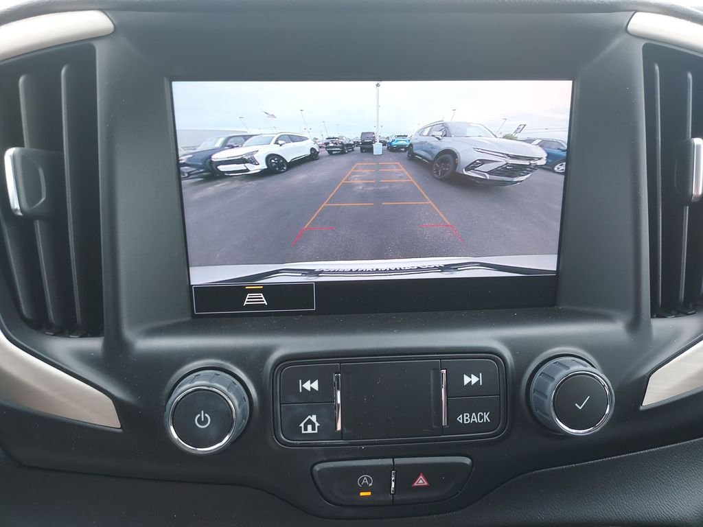 Used 2022 White GMC Denali image 23