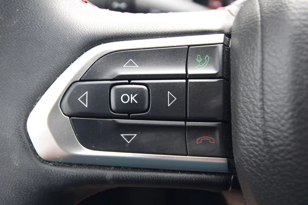Used 2025 Black Jeep Trailhawk image 19