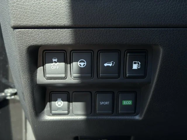 Used 2019 Black Nissan SL image 34