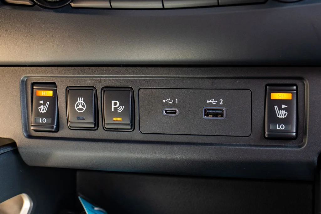New 2026 Glacier White Nissan Crew Cab SV image 19