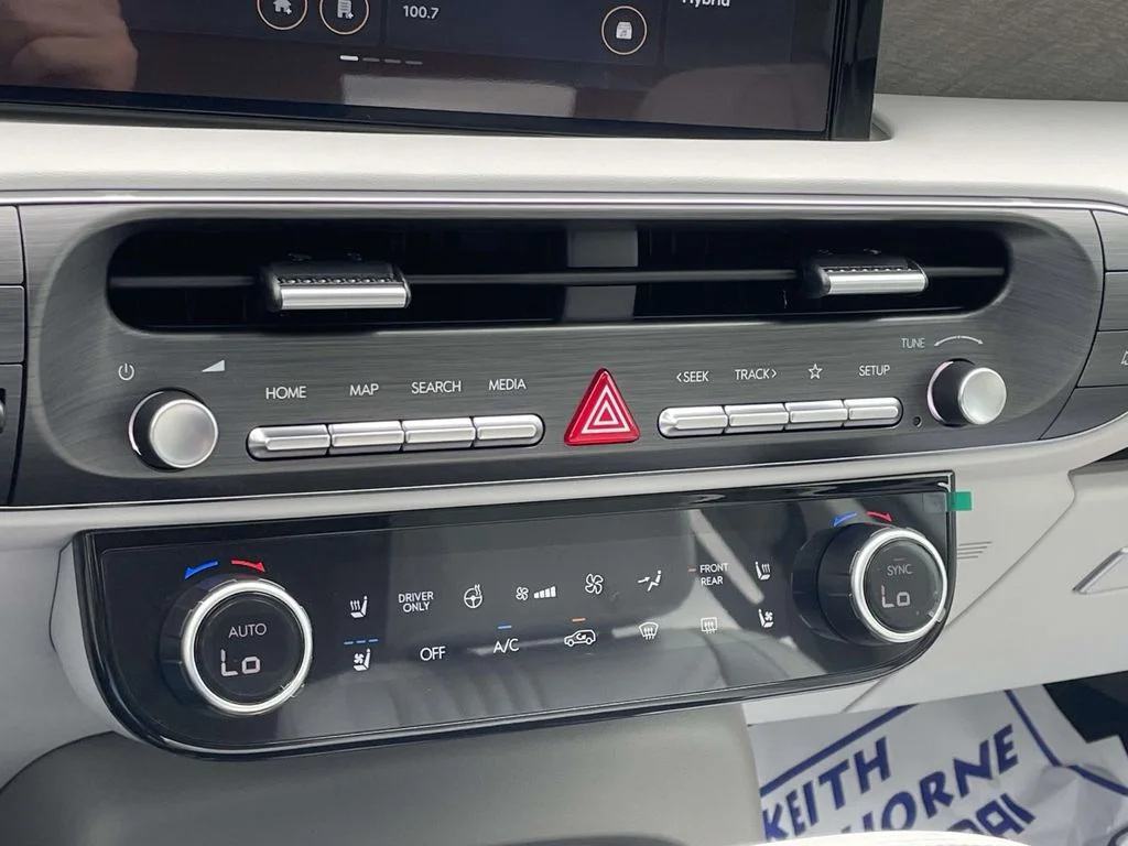 New 2026 White Hyundai SEL Premium image 30