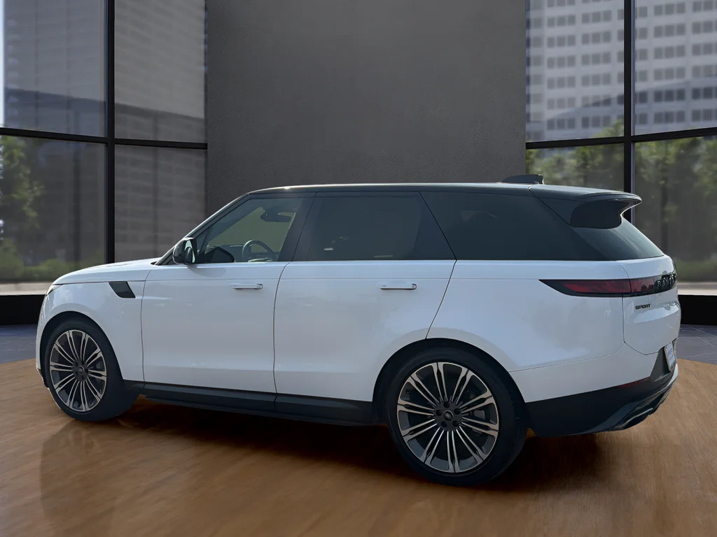 Used 2024 White Land Rover SE image 14