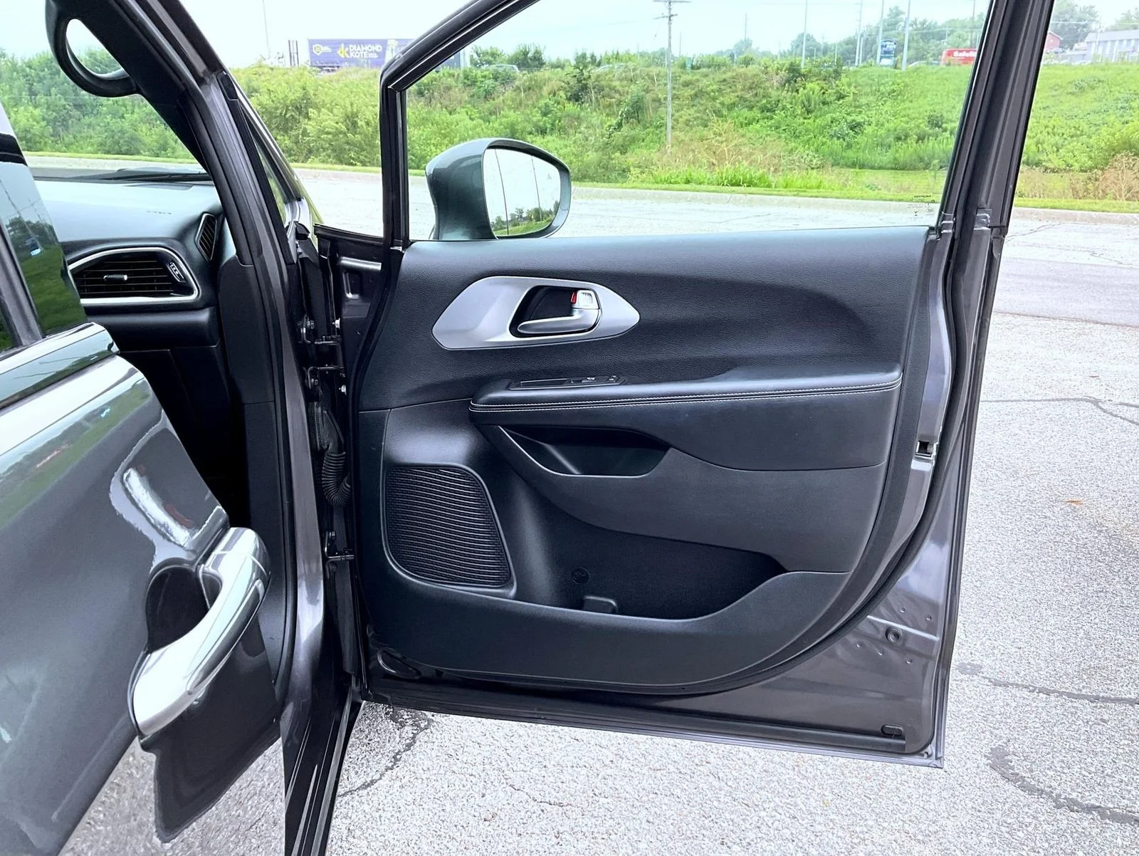 Used 2019 Gray Chrysler Touring Plus image 16