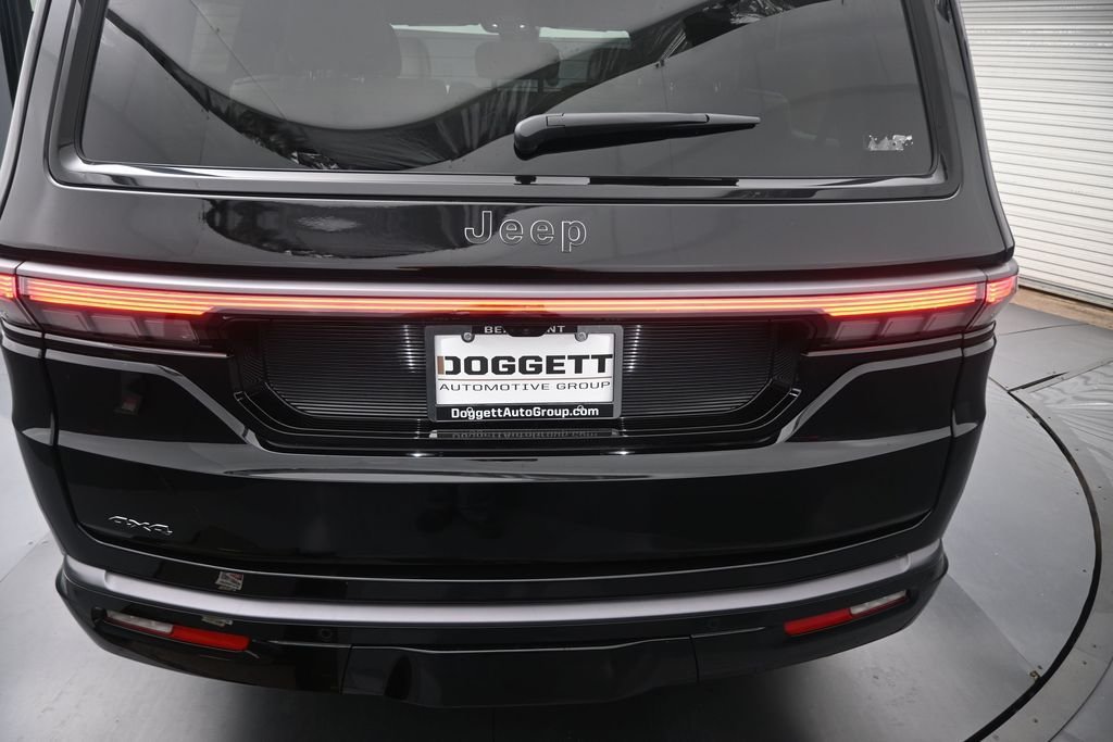 New 2026 High Gloss Black Exterior Paint Jeep Limited Reserve image 10
