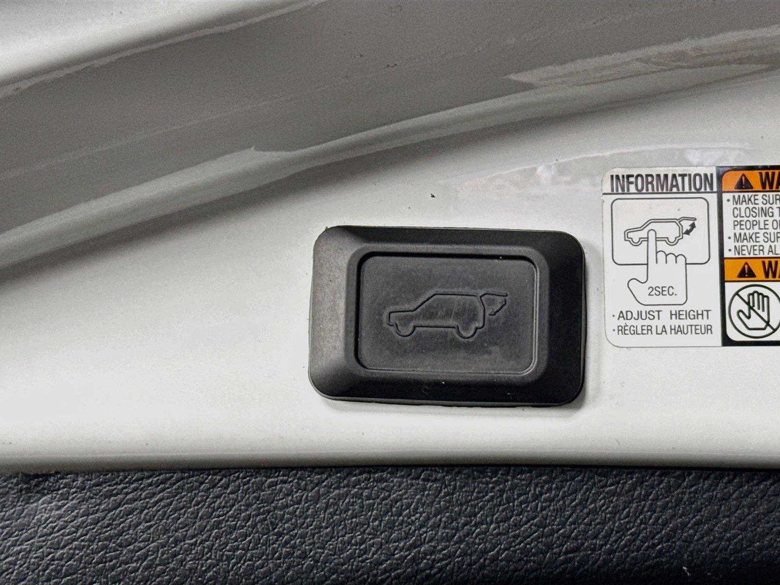 Used 2018 Super White Toyota XLE image 38