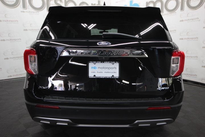Used 2022 Black Ford XLT image 4