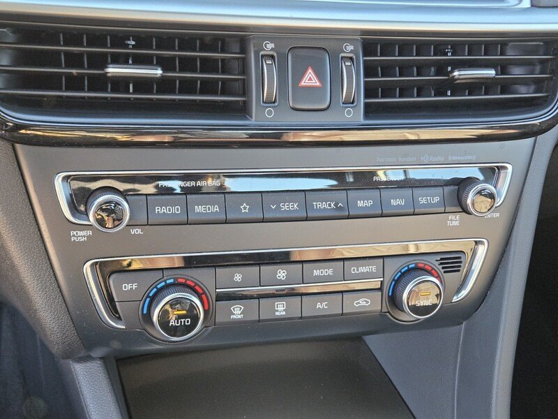 Used 2019 Snow White Pearl KIA SX AUTO image 21