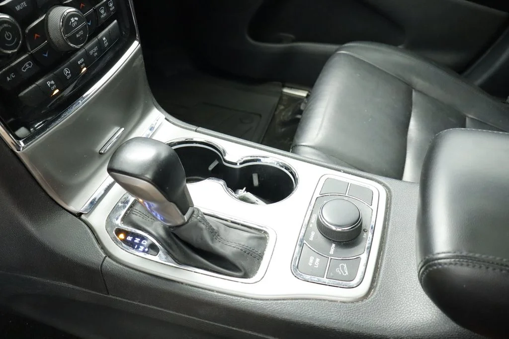 Certified Used 2020 Gray Jeep Limited image 37