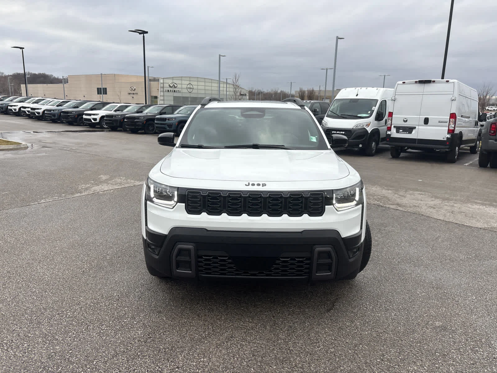 New 2026 Bright White Clear-Coat Exterior Paint Jeep Limited image 3