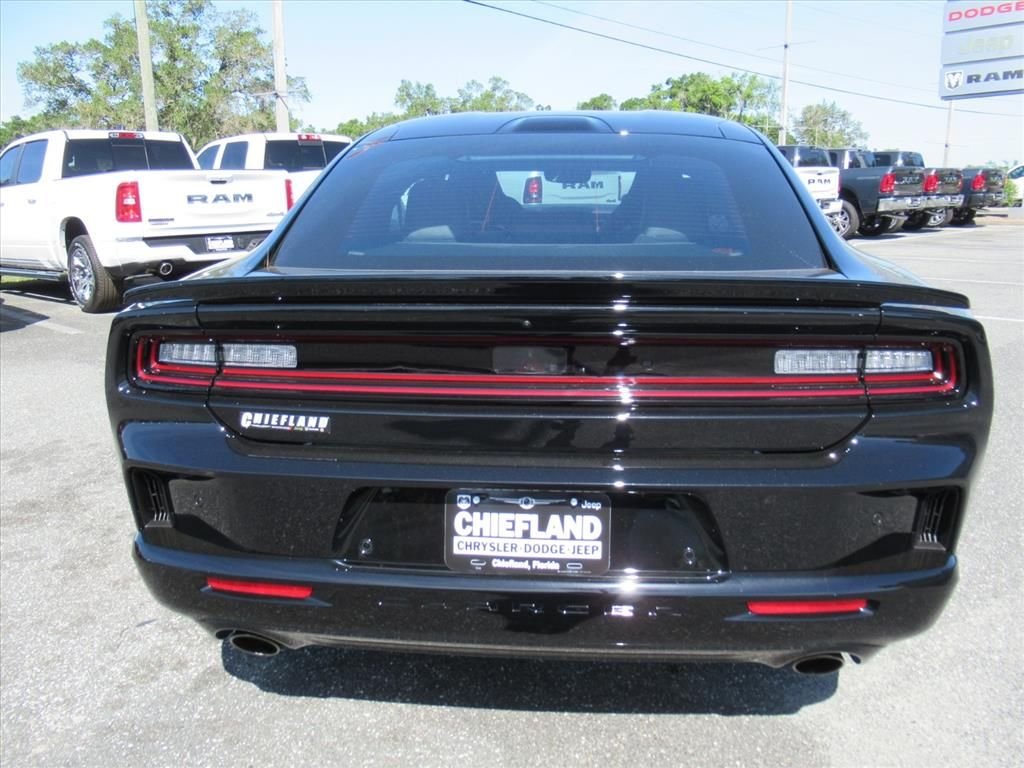 New 2026 Diamond Black Crystal Pearlcoat Dodge R/T image 6