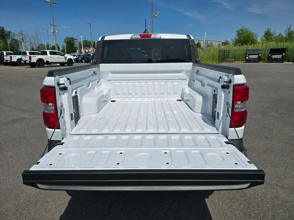 New 2026 Oxford White Ford XLT image 10