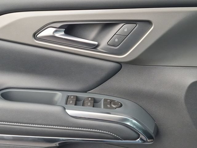 2027 Chevrolet Traverse LT - Photo 25