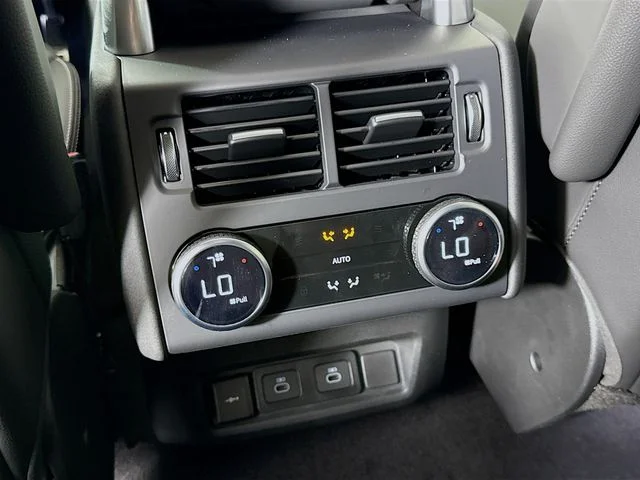 New 2026 Black Land Rover Dynamic SE image 27