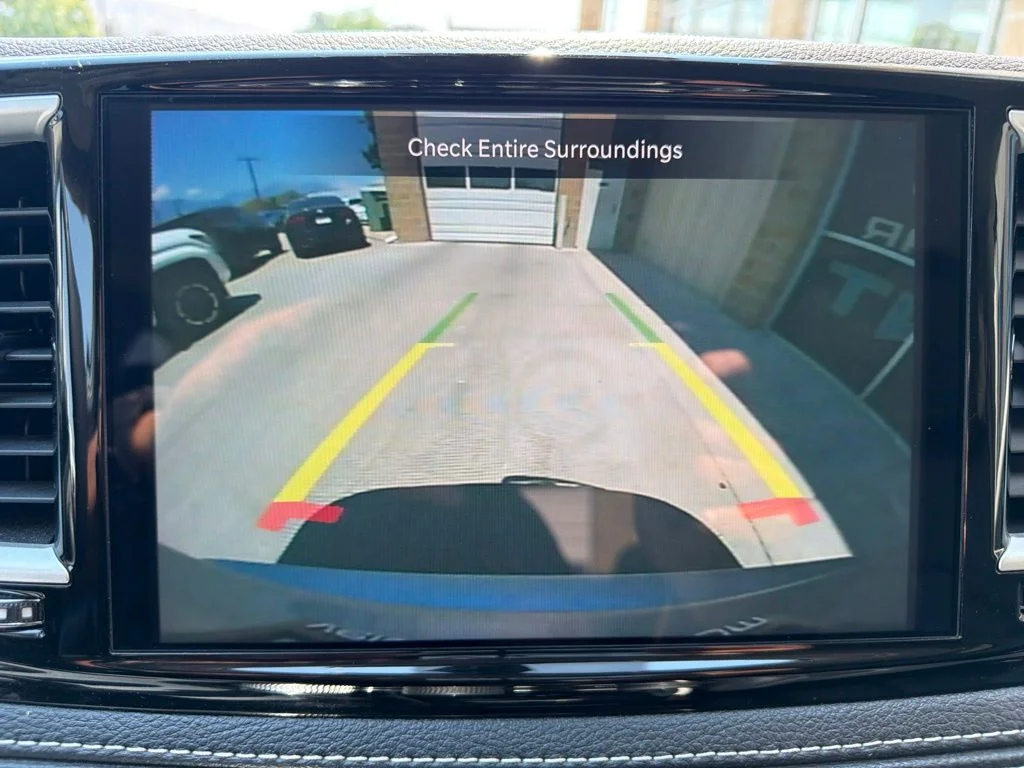 Used 2023 Silver Chrysler Touring L image 12