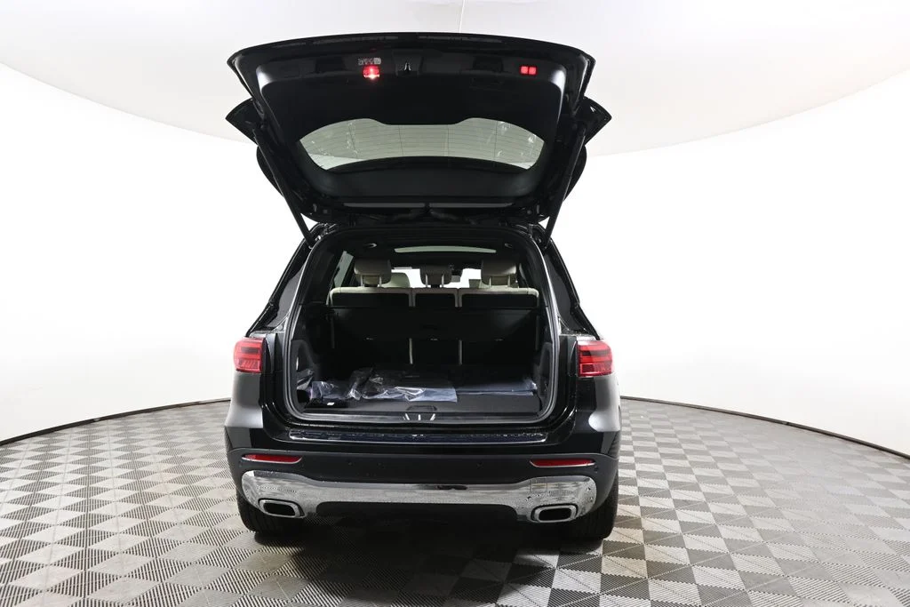 Used 2026 Black Mercedes-Benz GLB 250 image 34