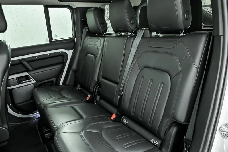 Used 2020 Fuji White Land Rover 110 HSE image 19