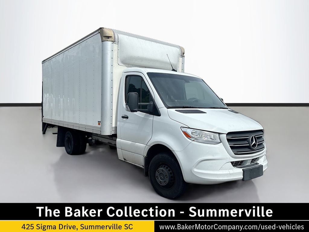 Used 2023 White Mercedes-Benz DRY BOX TRUCK image 1
