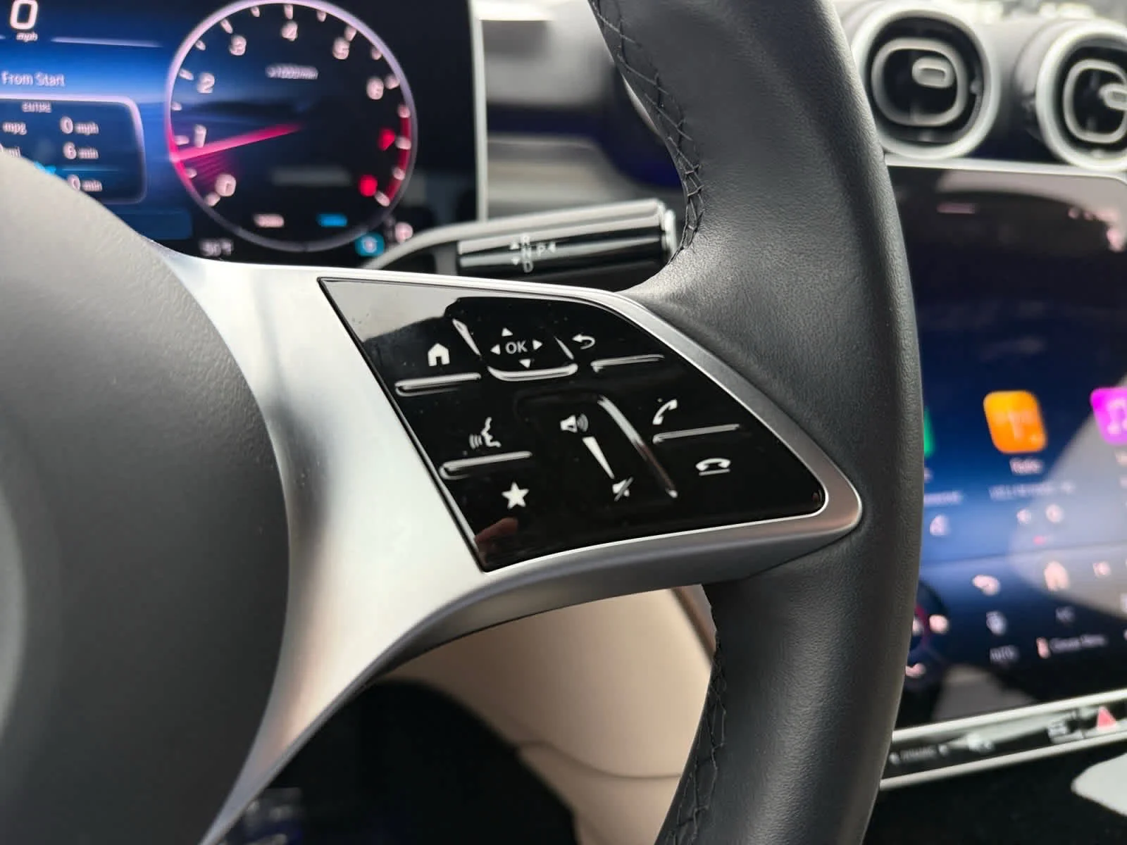 2025 Mercedes-Benz C-Class Sedan C 300 - Photo 18