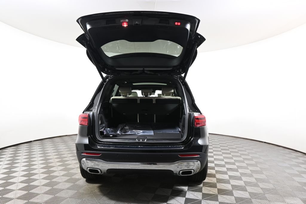 Used 2026 Night Black Mercedes-Benz GLB 250 image 34