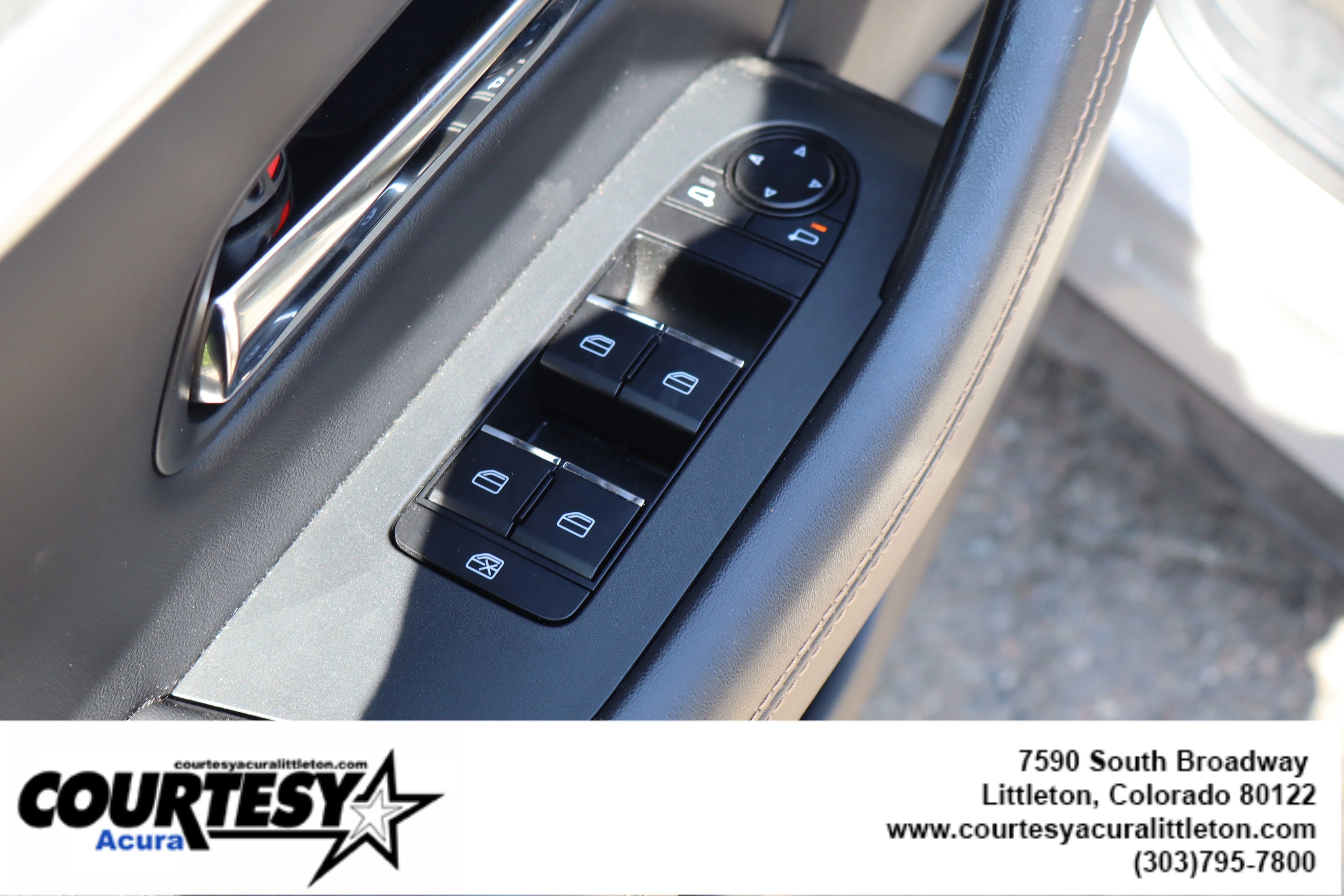 Used 2024 Platinum Quartz Mazda Preferred image 25