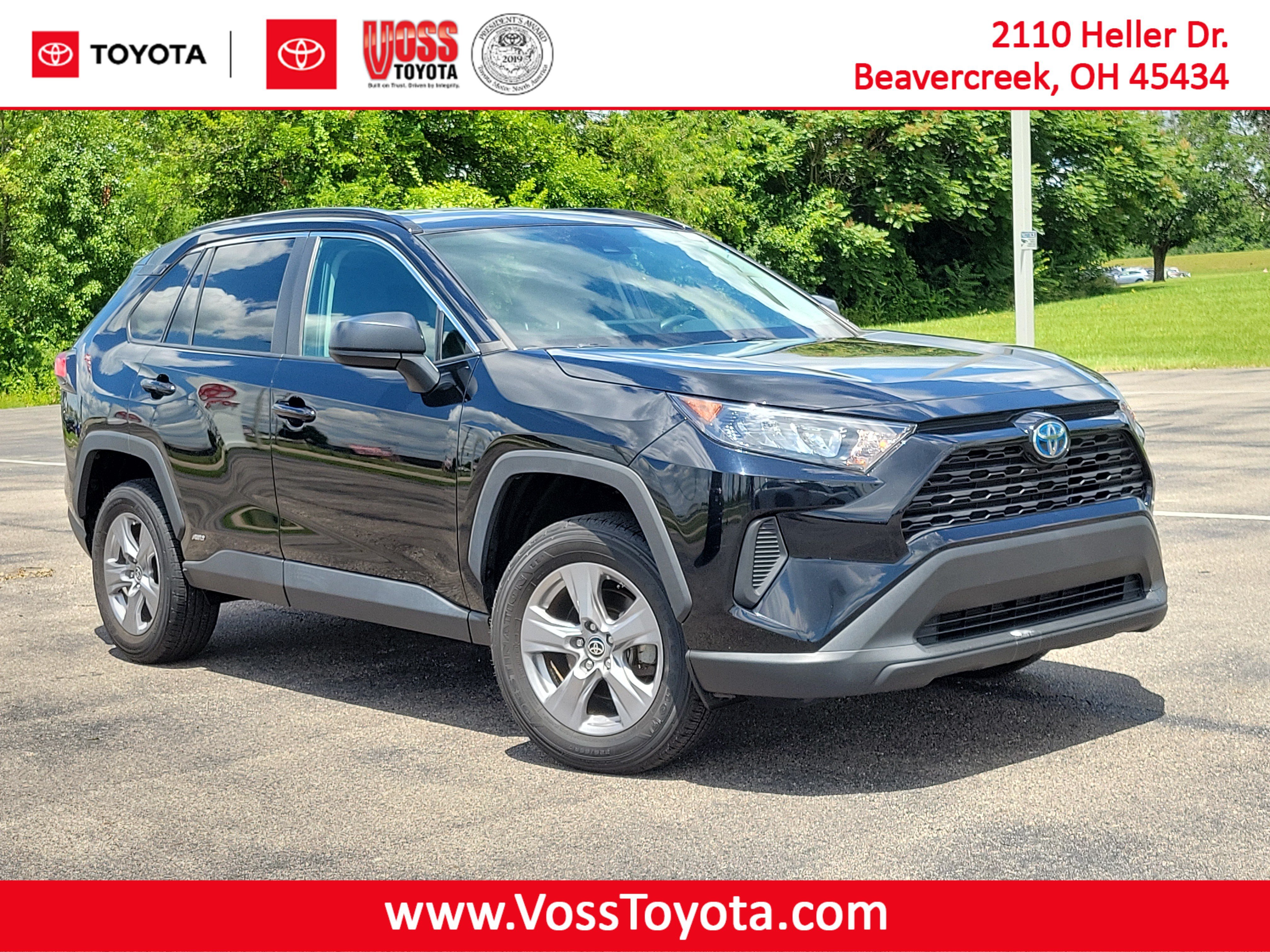 Certified Used 2022 Midnight Black Metallic Toyota LE image 31