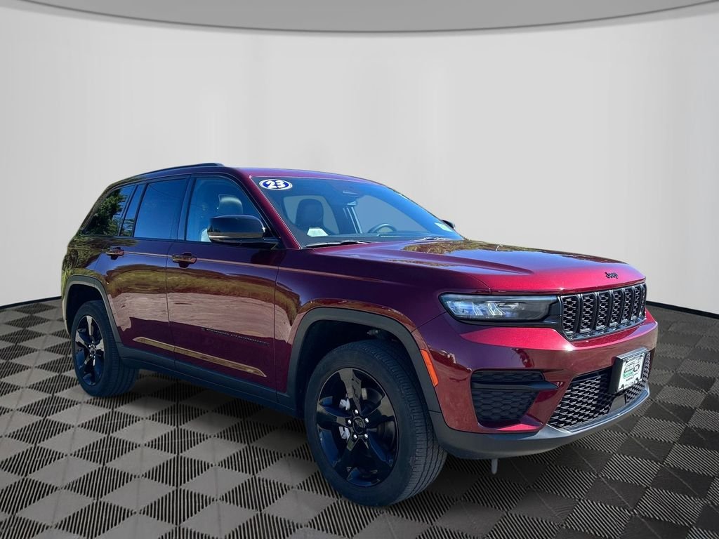Used 2023 Red Jeep Altitude X image 7