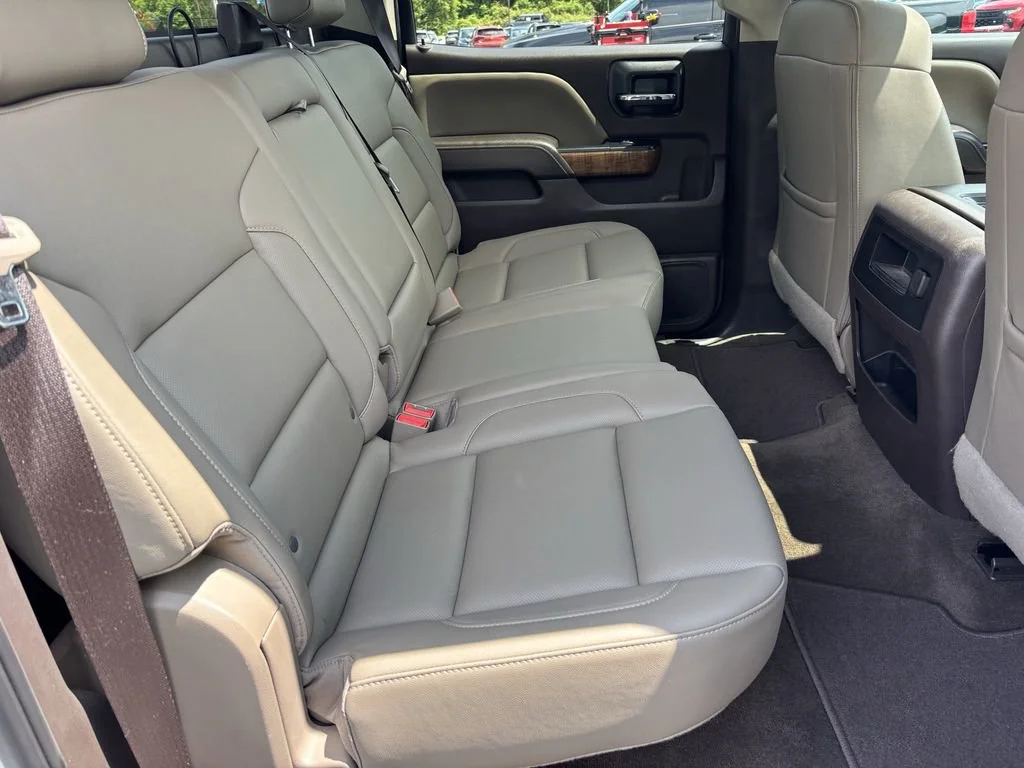 Used 2018 WHITE FROST TRICOAT GMC SLT image 21