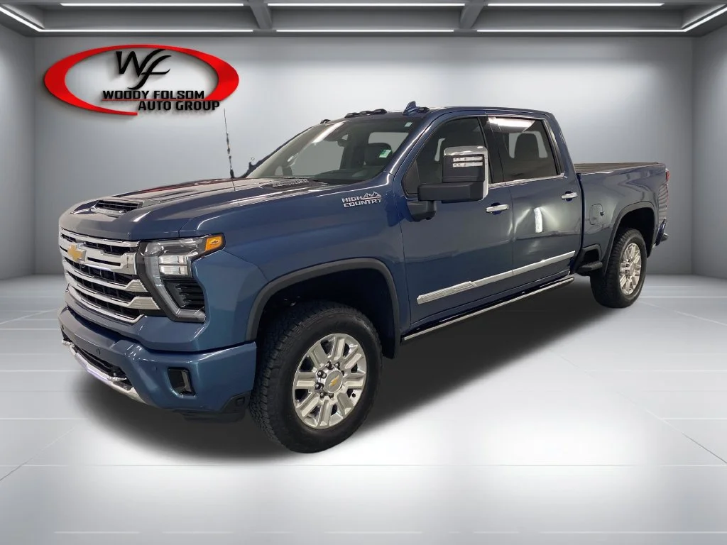 Used 2025 Lakeshore Blue Metallic Chevrolet High Country image 3