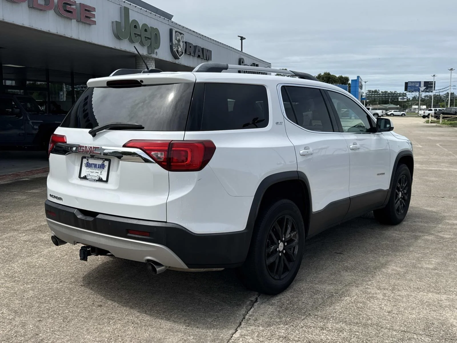 Used 2019 White GMC SLT image 7