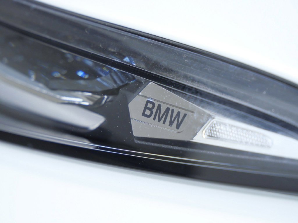 Used 2027 Mineral White Metallic BMW xDrive40i image 5