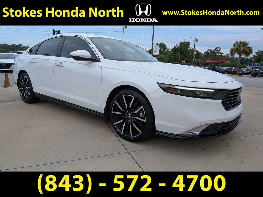 Used 2023 White Honda Touring image 1