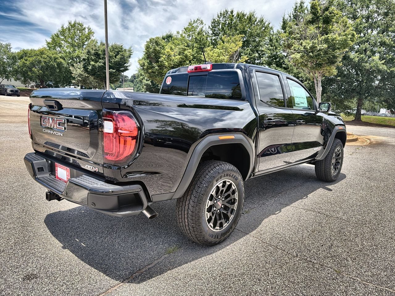 2026 GMC Canyon AT4 - Photo 8
