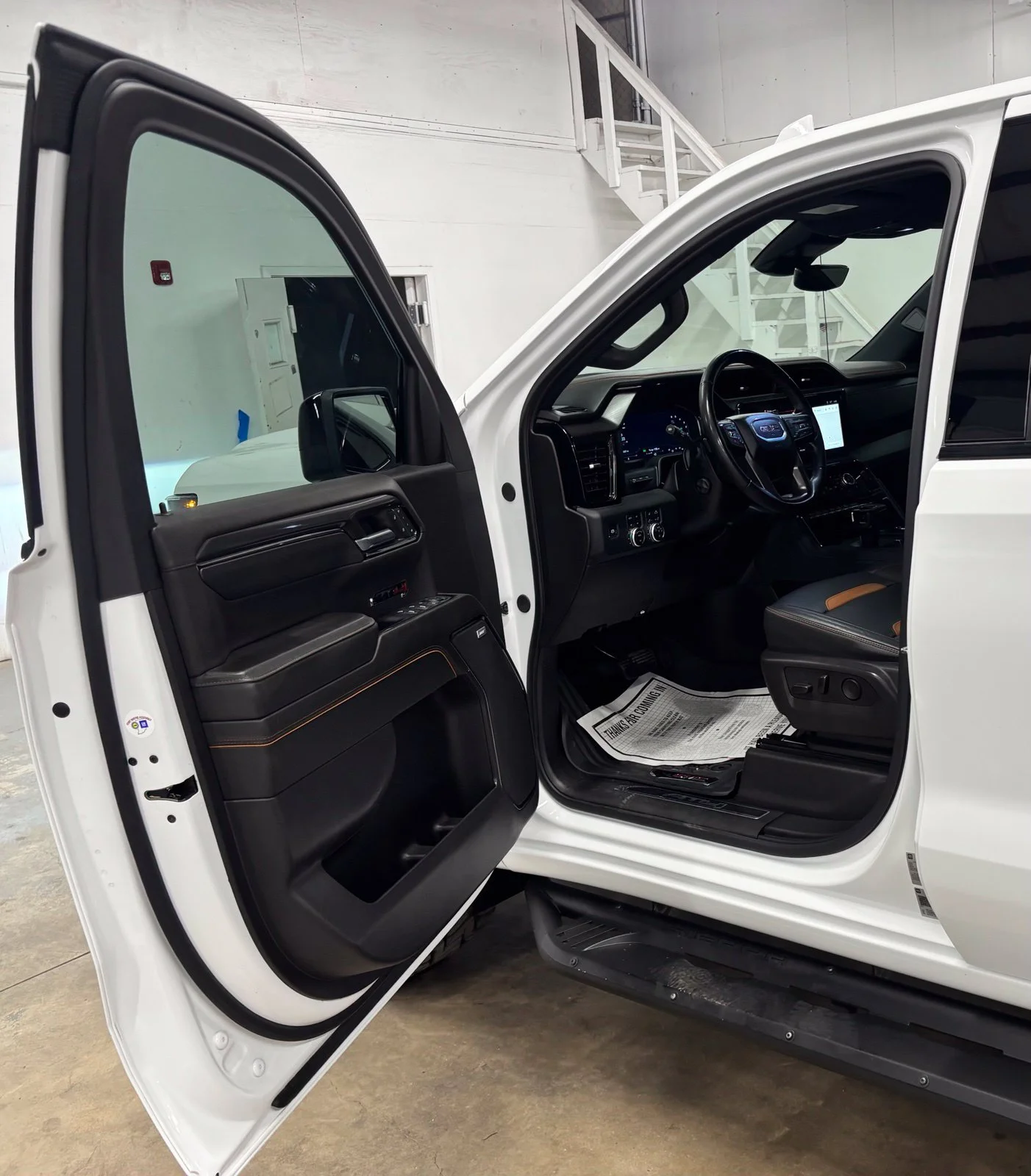 Used 2024 White GMC AT4 image 21