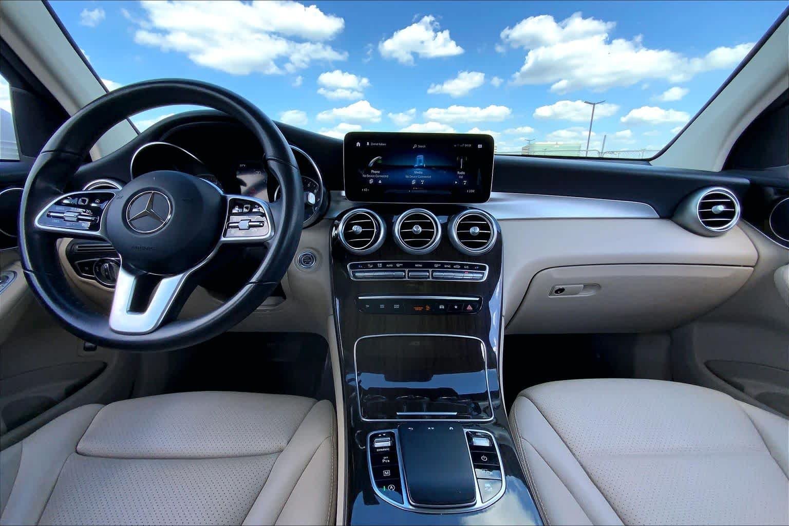 Used 2022 Polar White Mercedes-Benz GLC 300 image 15
