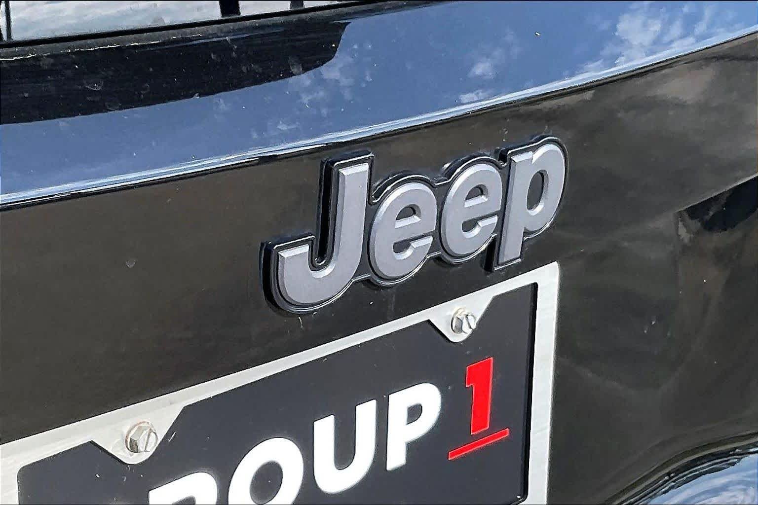 Certified Used 2022 BLACK CLEAR COAT Jeep Trailhawk image 30