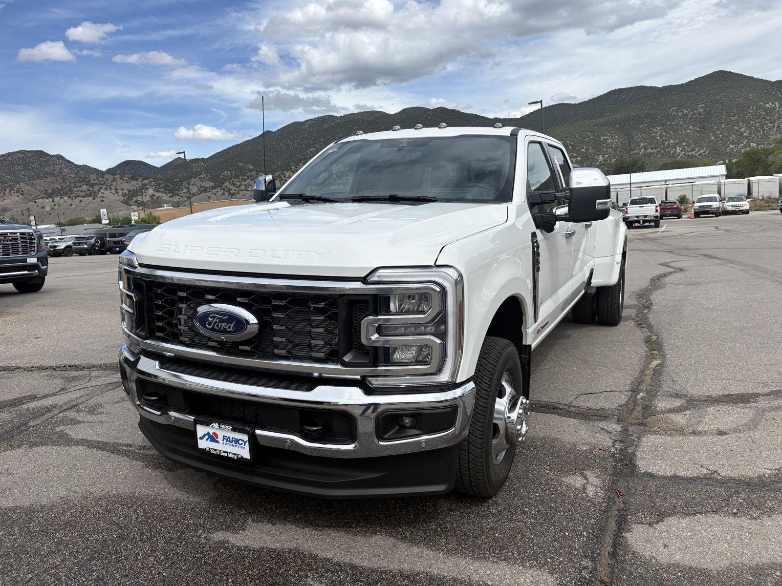 New 2026 Star White Metallic Tri-Coat Ford F-350® King Ranch® image 1