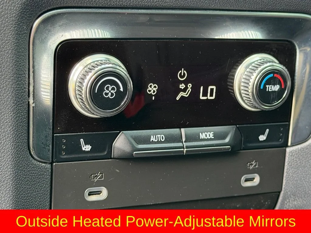 Used 2023 SUMMIT WHITE GMC Denali image 29